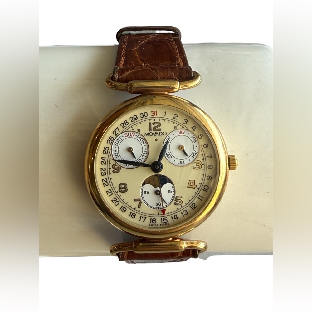 Movado ESQ Triple Calendar Moonphase watch (87.03.814) with New Battery & Box